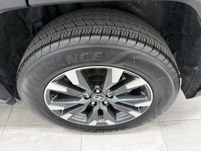 Toyota RAV4 Vehicle Image 5