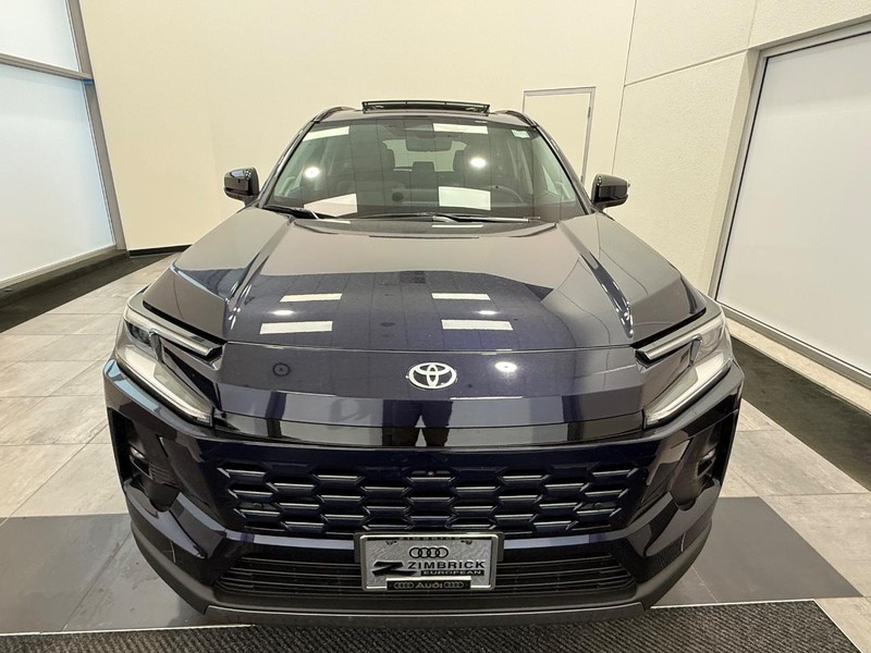 Toyota RAV4 Vehicle Image 7