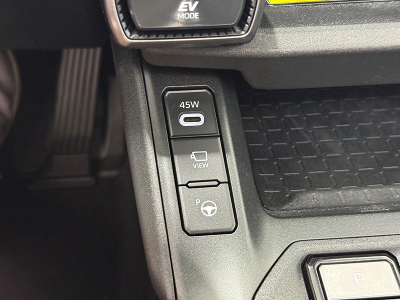 Toyota RAV4 Vehicle Image 19