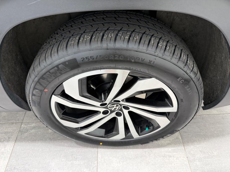 Volkswagen Atlas Vehicle Image 5