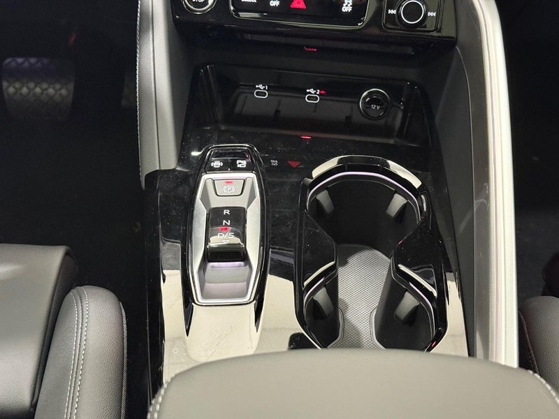 Audi Q5 Sportback Vehicle Image 7