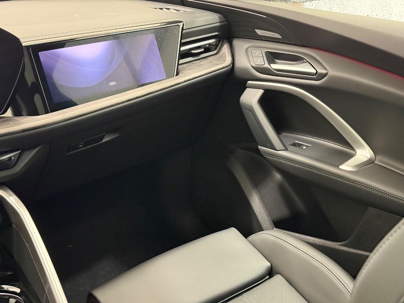 Audi Q5 Sportback Vehicle Image 9
