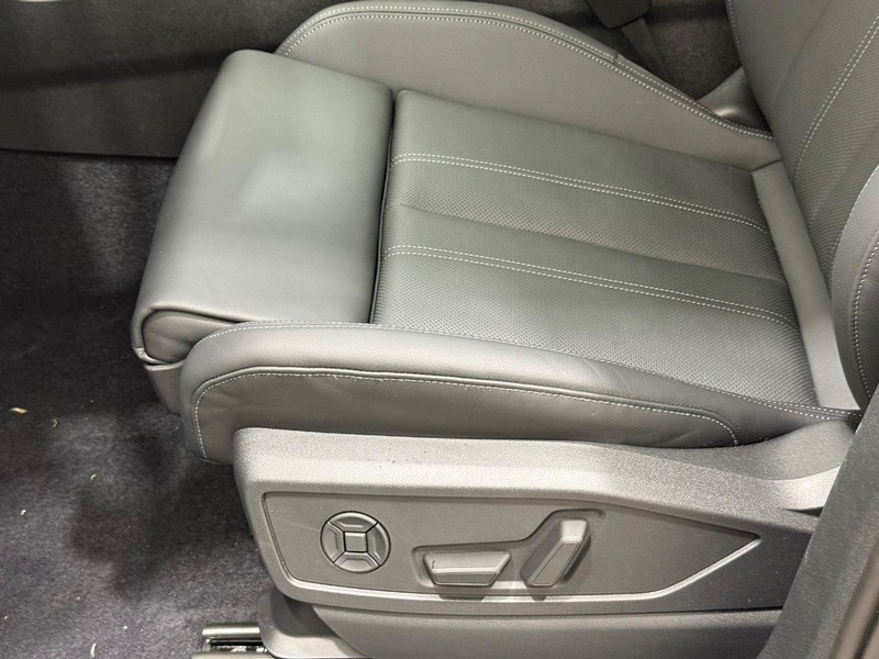Audi Q5 Sportback Vehicle Image 15