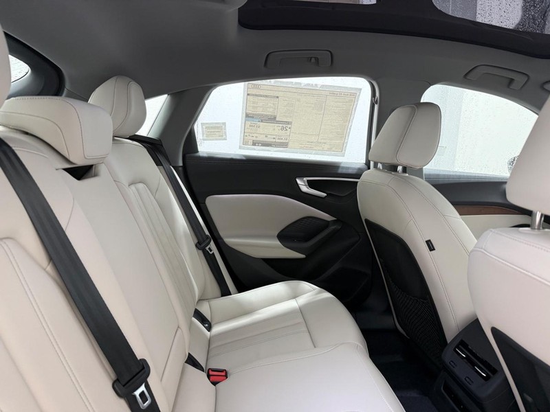 Audi A5 Vehicle Image 4