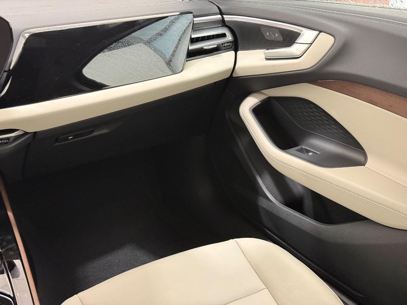 Audi A5 Vehicle Image 9