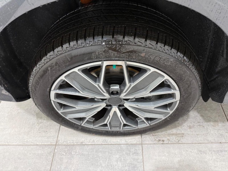 Audi Q5 Vehicle Image 3