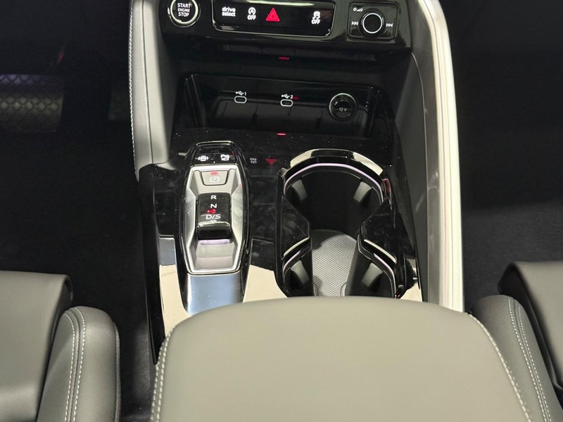 Audi Q5 Vehicle Image 6
