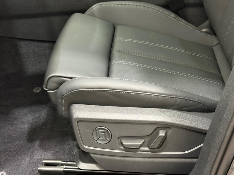 Audi Q5 Vehicle Image 16