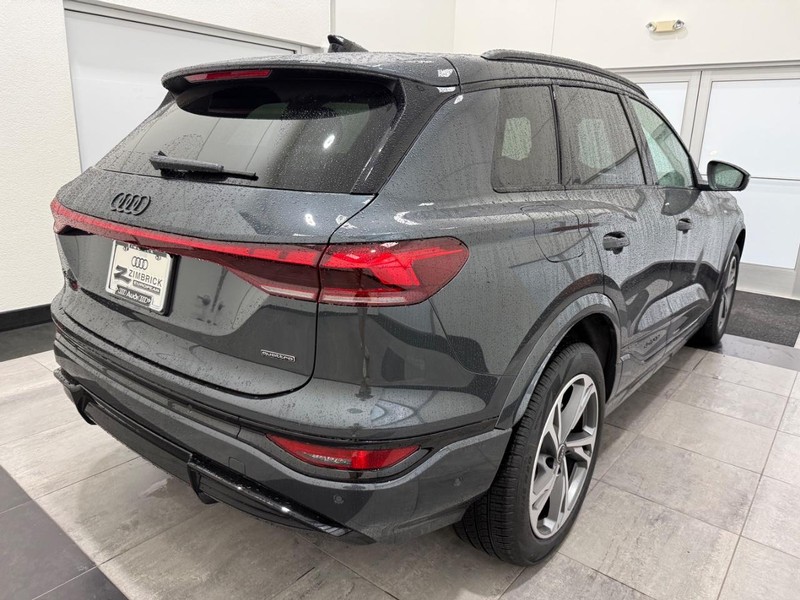 Audi Q6 e-tron Vehicle Image 2