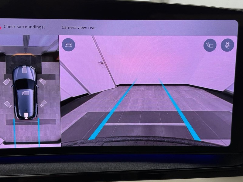 Audi Q6 e-tron Vehicle Image 12