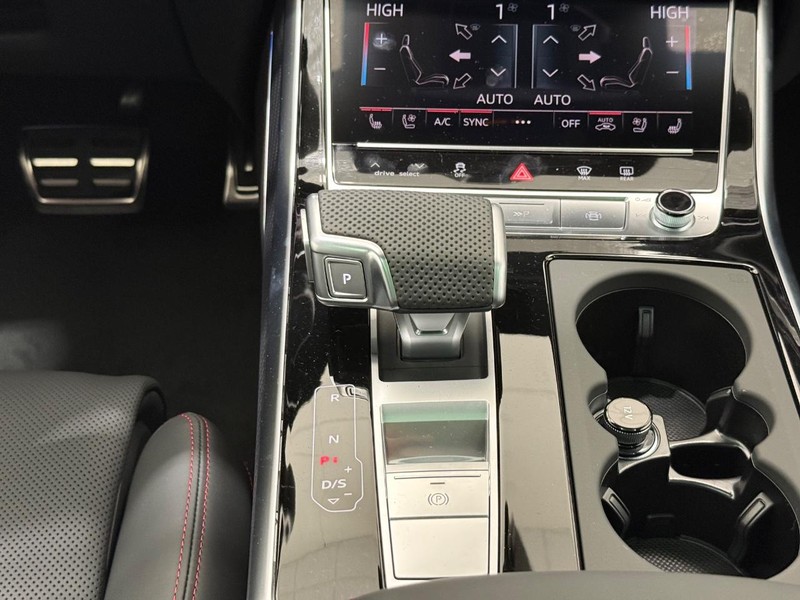 Audi SQ8 Vehicle Image 6
