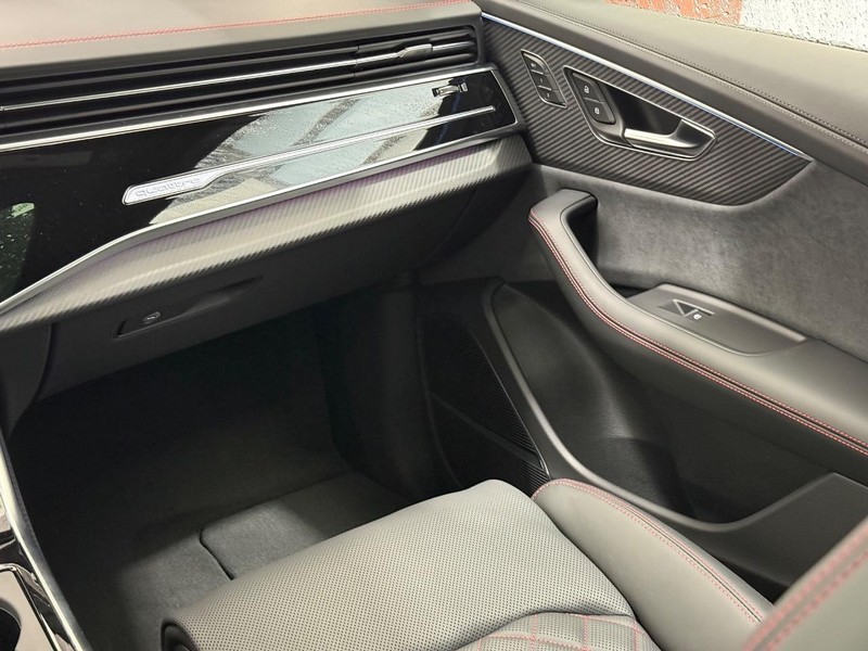 Audi SQ8 Vehicle Image 8