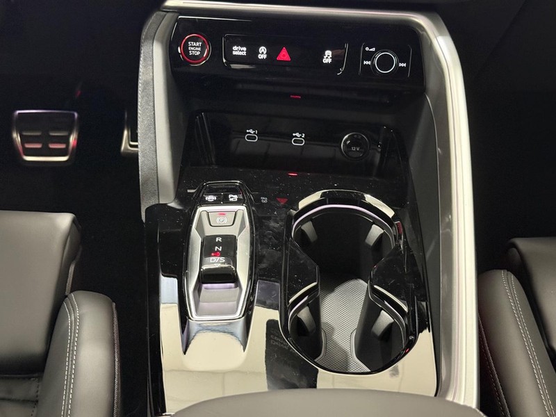 Audi SQ5 Vehicle Image 7