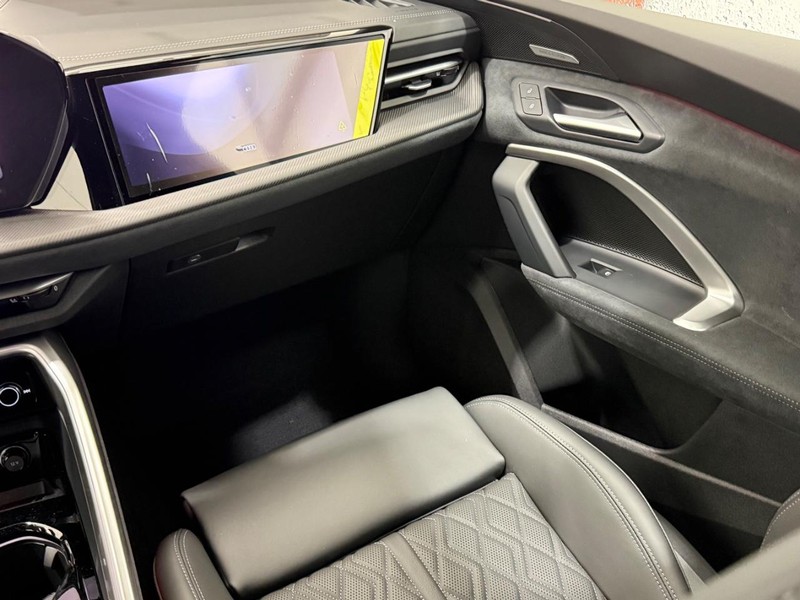 Audi SQ5 Vehicle Image 8