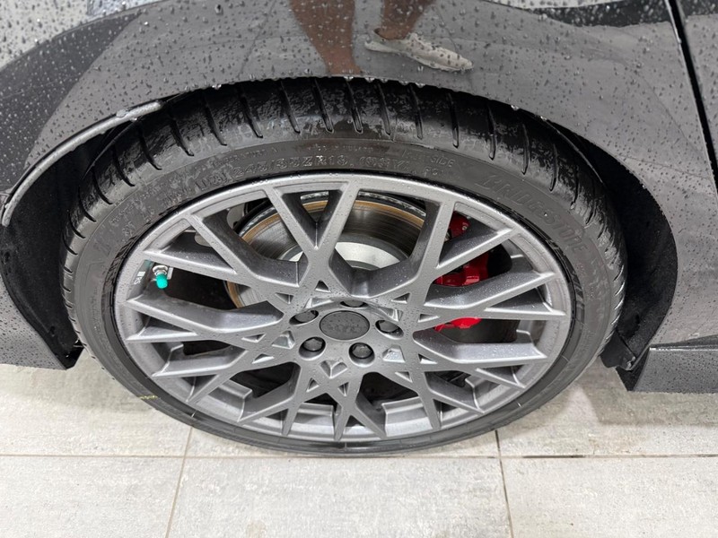 Audi RS 3 Vehicle Image 3