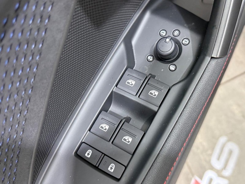 Audi RS 3 Vehicle Image 12