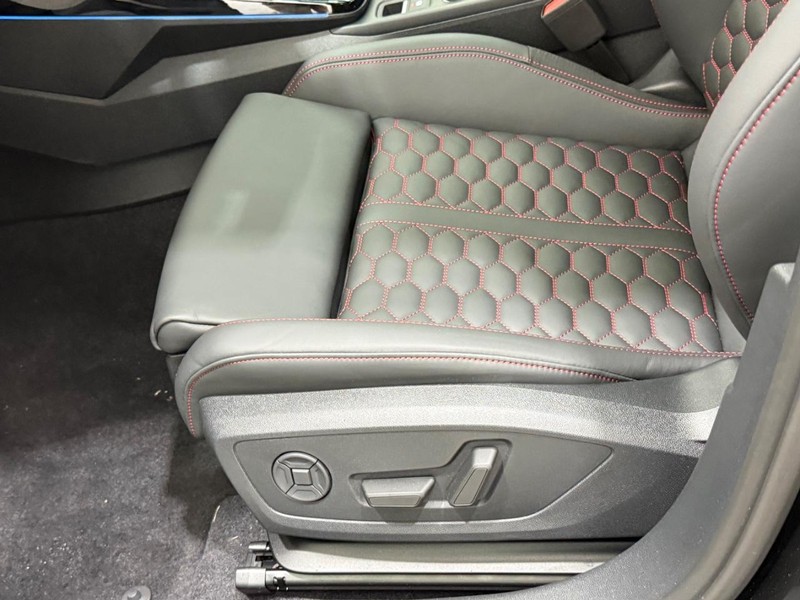 Audi RS 3 Vehicle Image 13
