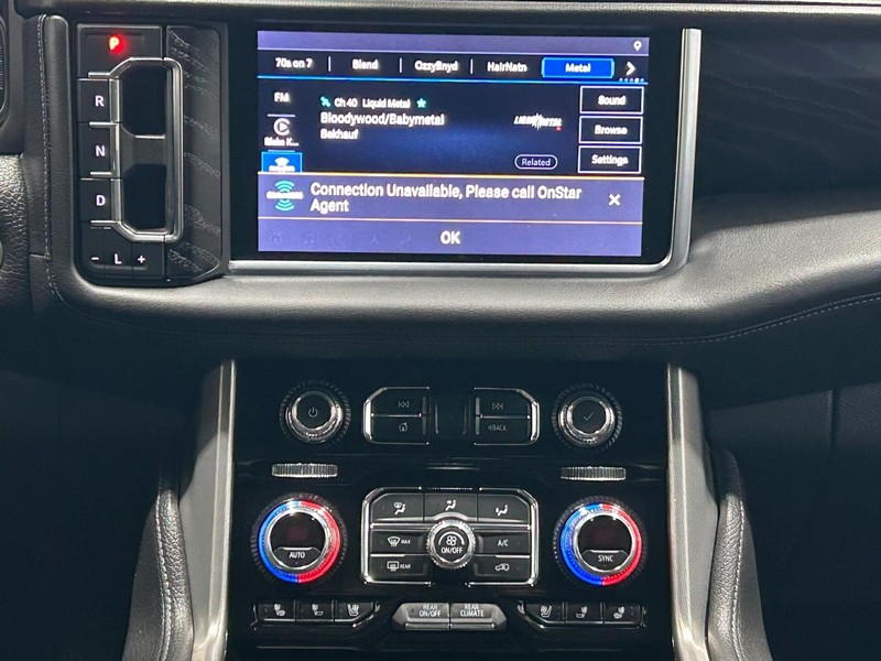 GMC Yukon Vehicle Full-screen Gallery Image 12