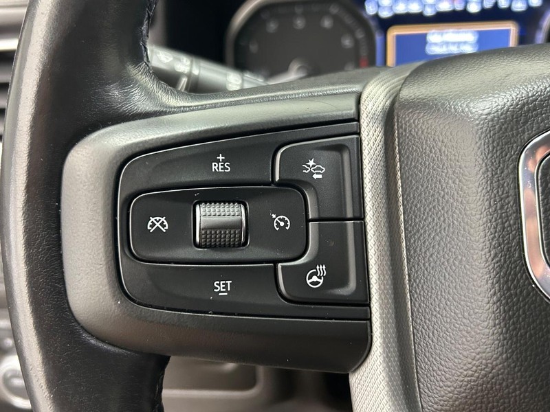 GMC Yukon Vehicle Full-screen Gallery Image 16