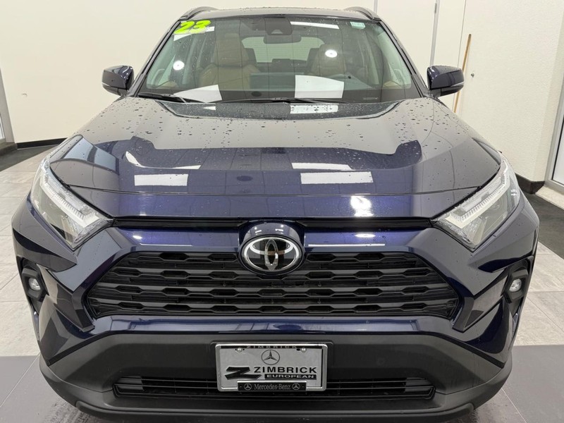 Toyota RAV4 Vehicle Full-screen Gallery Image 08