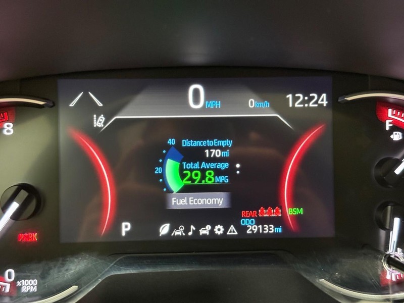 Toyota RAV4 Vehicle Full-screen Gallery Image 18