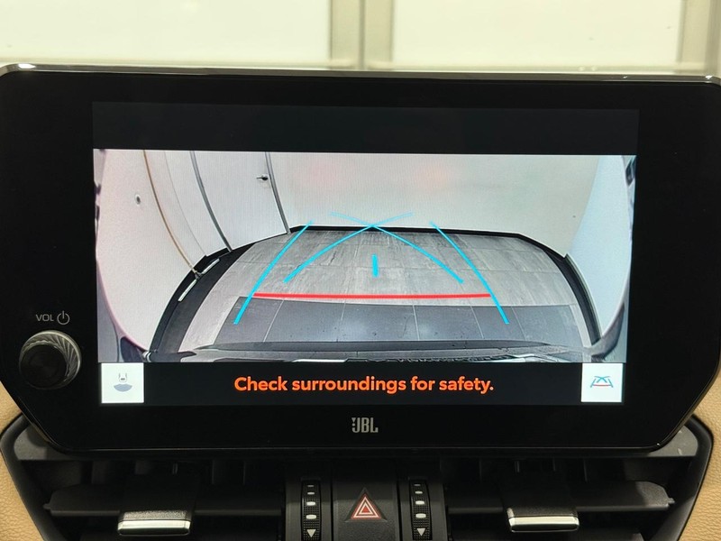 Toyota RAV4 Vehicle Full-screen Gallery Image 19