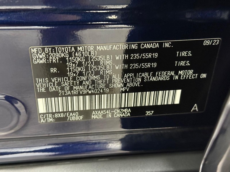 Toyota RAV4 Vehicle Full-screen Gallery Image 23