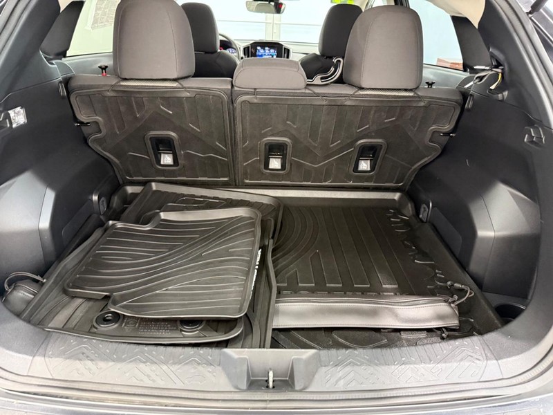 Subaru Crosstrek Vehicle Full-screen Gallery Image 4