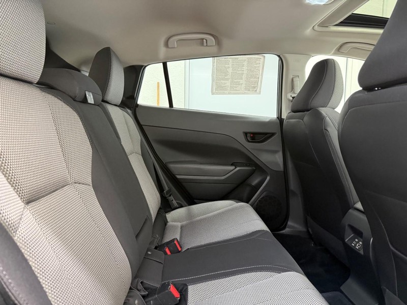 Subaru Crosstrek Vehicle Full-screen Gallery Image 9