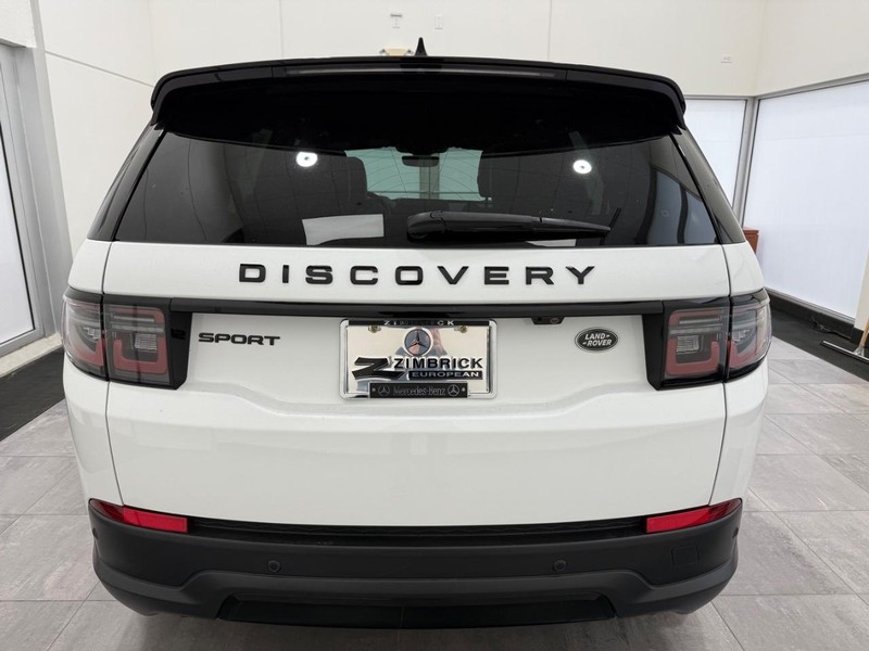 Land Rover Discovery Sport Vehicle Full-screen Gallery Image 3