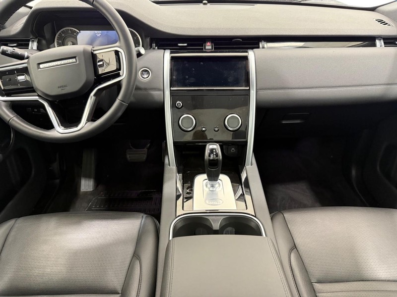 Land Rover Discovery Sport Vehicle Full-screen Gallery Image 9