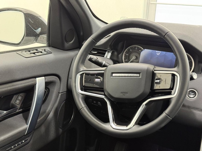 Land Rover Discovery Sport Vehicle Full-screen Gallery Image 12