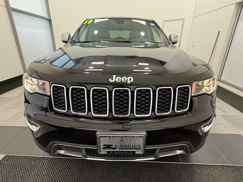 Jeep Grand Cherokee Vehicle Full-screen Gallery Image 7