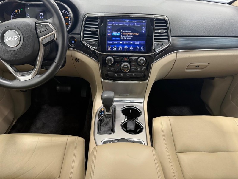 Jeep Grand Cherokee Vehicle Full-screen Gallery Image 9