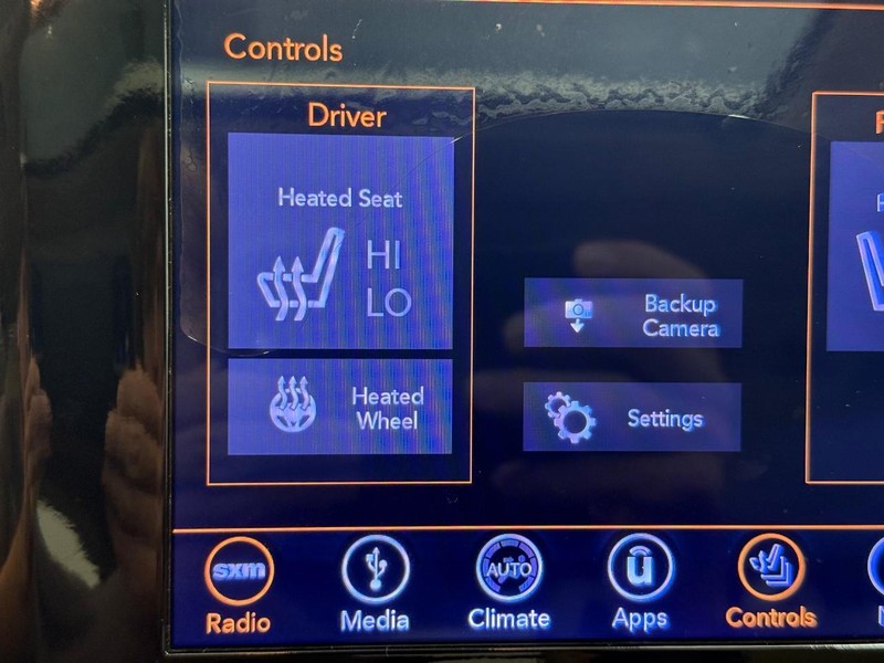 Jeep Grand Cherokee Vehicle Full-screen Gallery Image 18