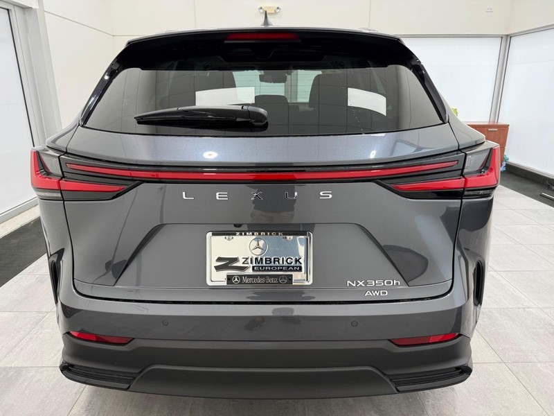 Lexus NX Vehicle Full-screen Gallery Image 3