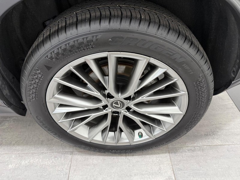 Lexus NX Vehicle Full-screen Gallery Image 5