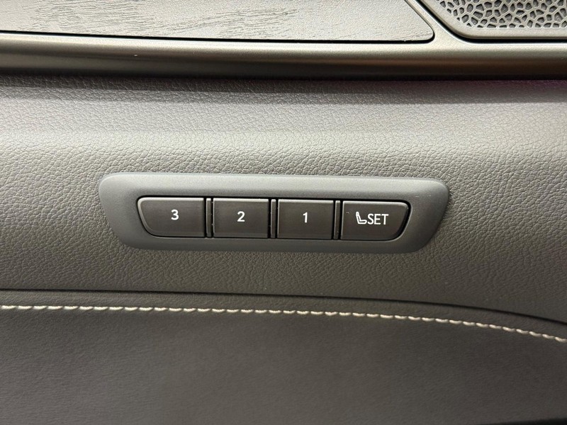 Lexus NX Vehicle Full-screen Gallery Image 14