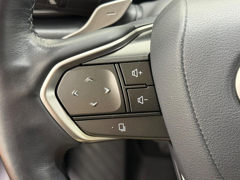 Lexus NX Vehicle Full-screen Gallery Image 15