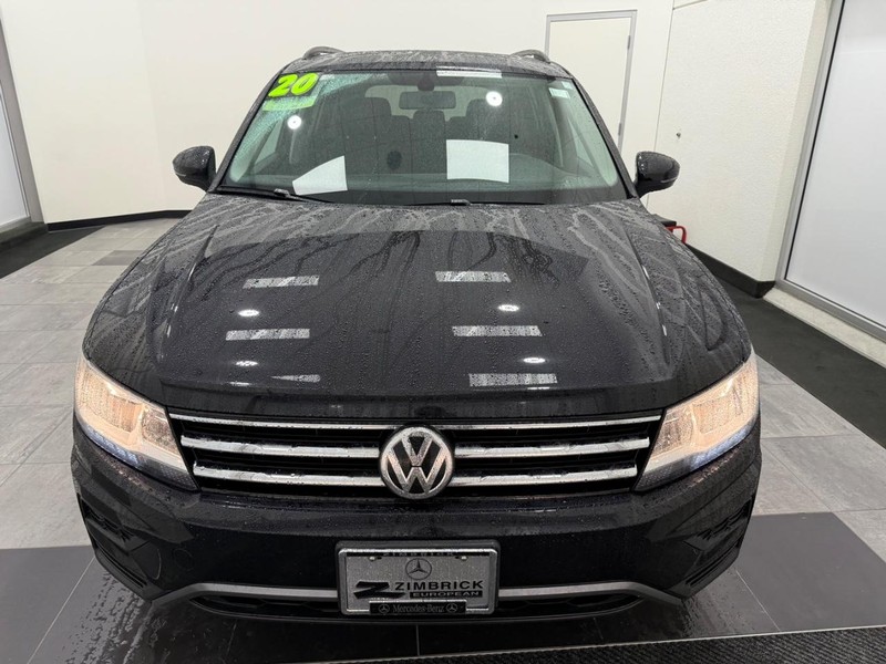 Volkswagen Tiguan Vehicle Full-screen Gallery Image 7