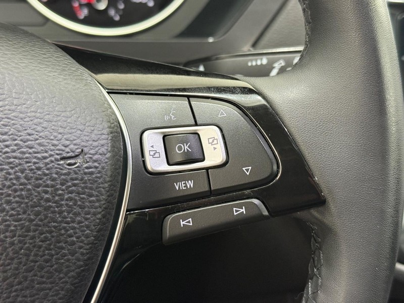 Volkswagen Tiguan Vehicle Full-screen Gallery Image 15