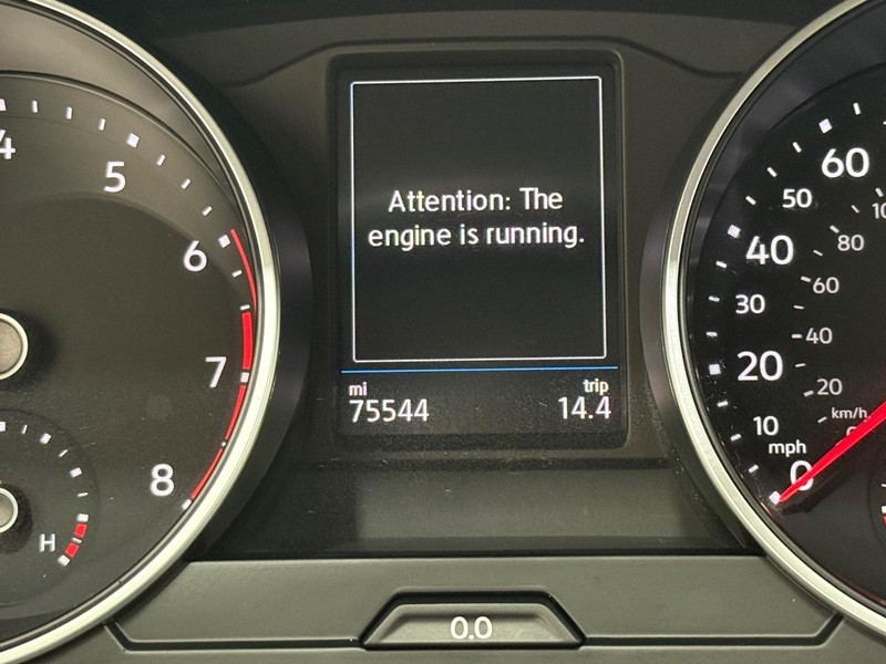 Volkswagen Tiguan Vehicle Full-screen Gallery Image 16