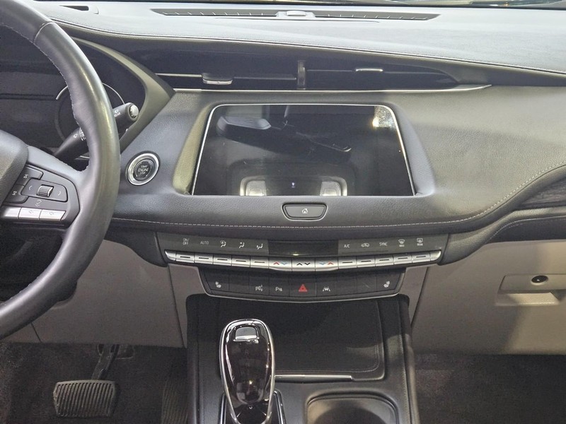 Cadillac XT4 Vehicle Full-screen Gallery Image 10