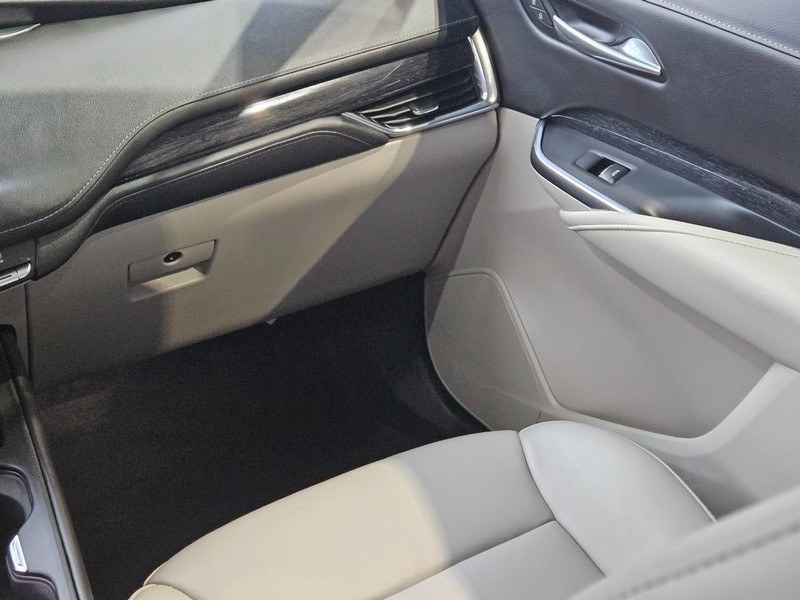 Cadillac XT4 Vehicle Full-screen Gallery Image 13