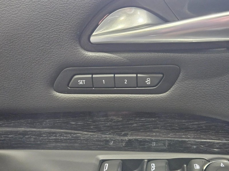 Cadillac XT4 Vehicle Full-screen Gallery Image 14