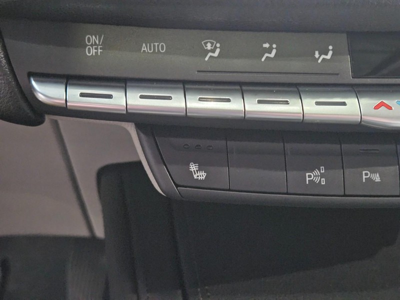 Cadillac XT4 Vehicle Full-screen Gallery Image 19