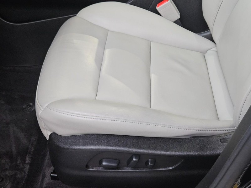 Cadillac XT4 Vehicle Full-screen Gallery Image 21