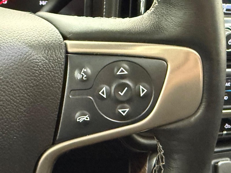 GMC Sierra 1500 Vehicle Full-screen Gallery Image 16