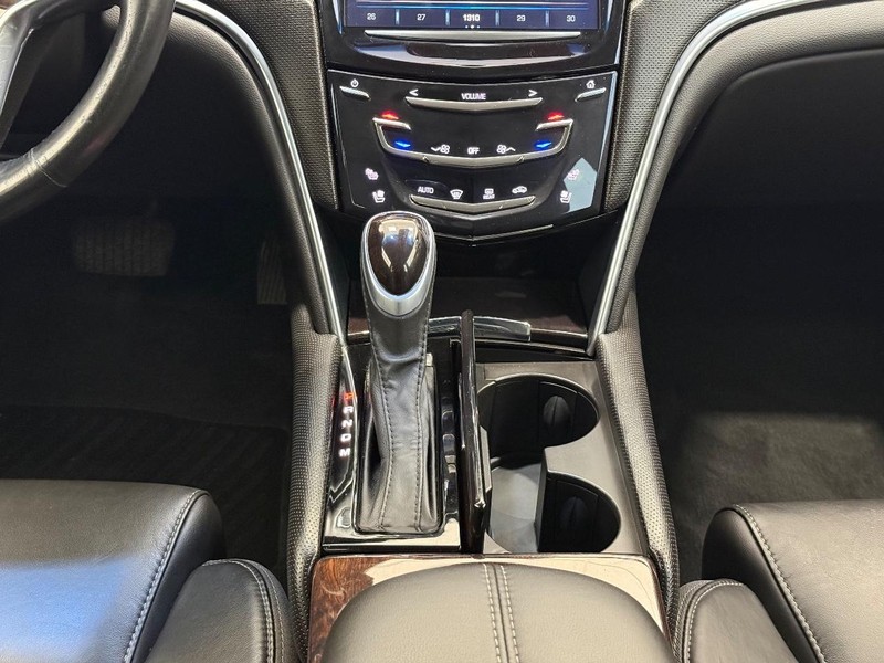 Cadillac XTS Vehicle Full-screen Gallery Image 11