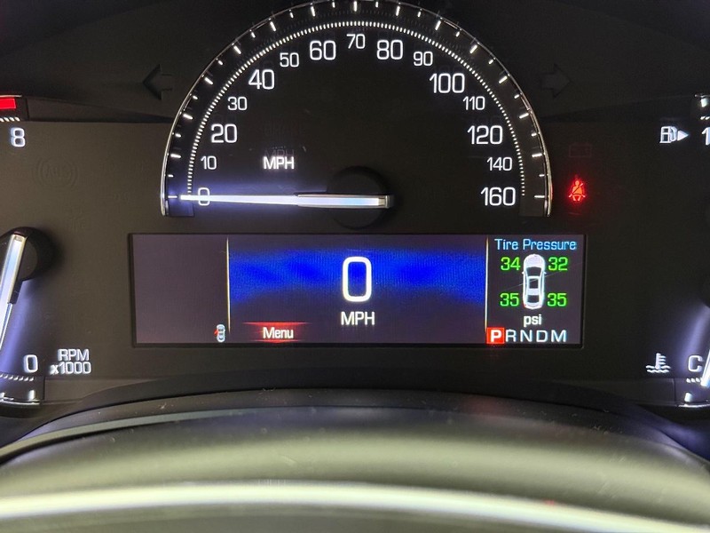 Cadillac XTS Vehicle Full-screen Gallery Image 17